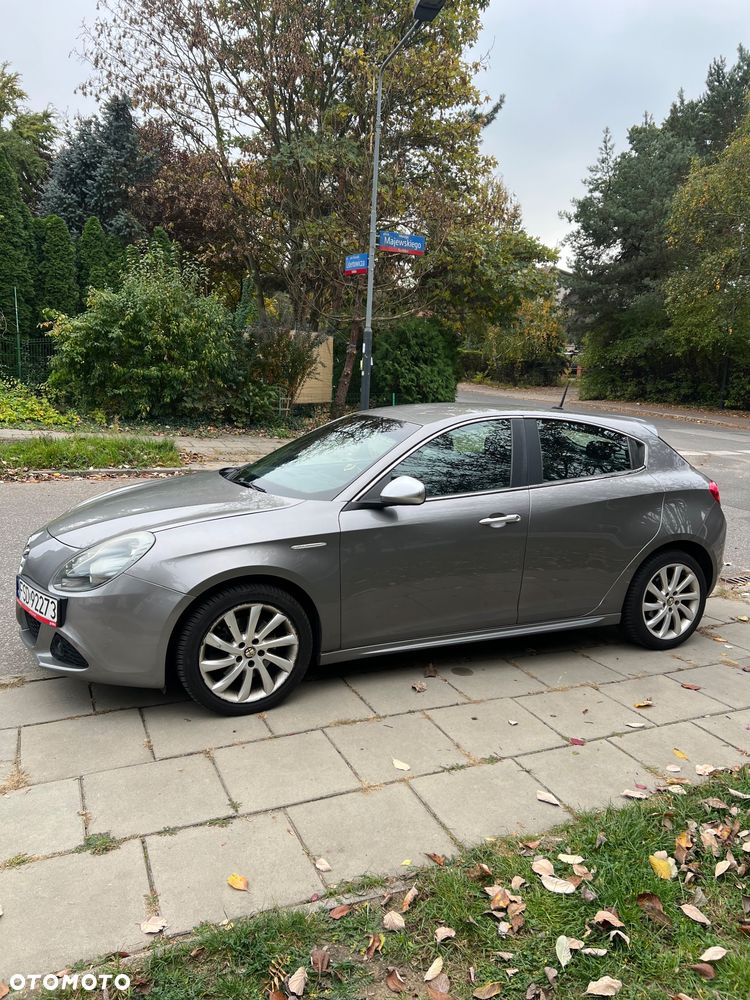 Alfa Romeo Giulietta 2012 photo 2