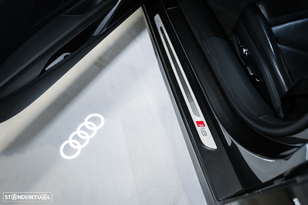 Audi R8 Coupé V10 5.2 FSI quattro S tronic - 23