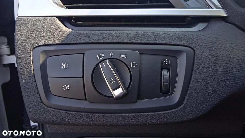 BMW X1 sDrive18d xLine - 23