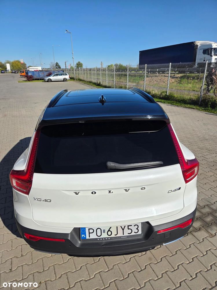 Volvo XC 40 D4 AWD R-Design - 5