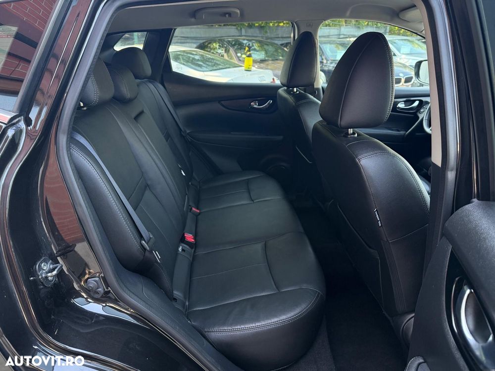 Nissan Qashqai 1.6 DCI Xtronic TEKNA - 25