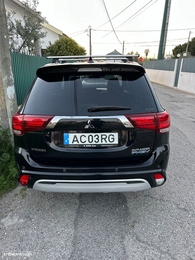 Mitsubishi Outlander - 3