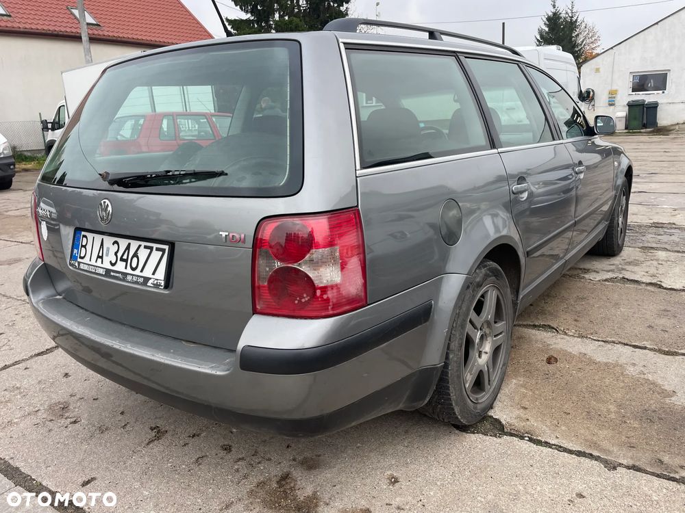 Volkswagen Passat - 4