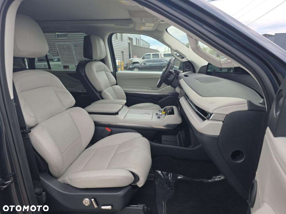 Lincoln Navigator - 13