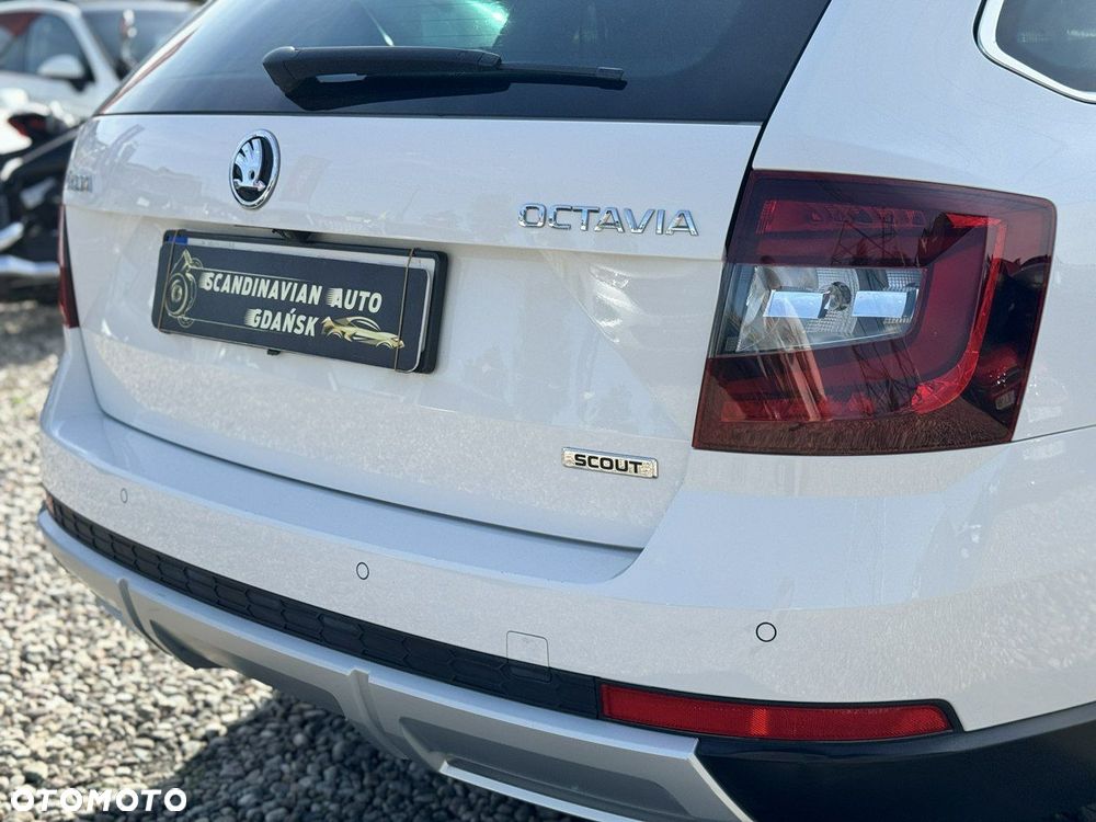 Skoda Octavia Combi 2.0 TDI 4x4 DSG Scout - 13