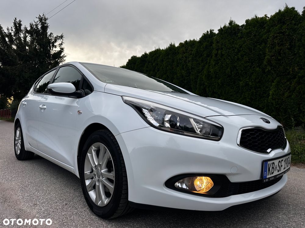 Kia Ceed 1.4 CVVT Dream Team Edition - 36