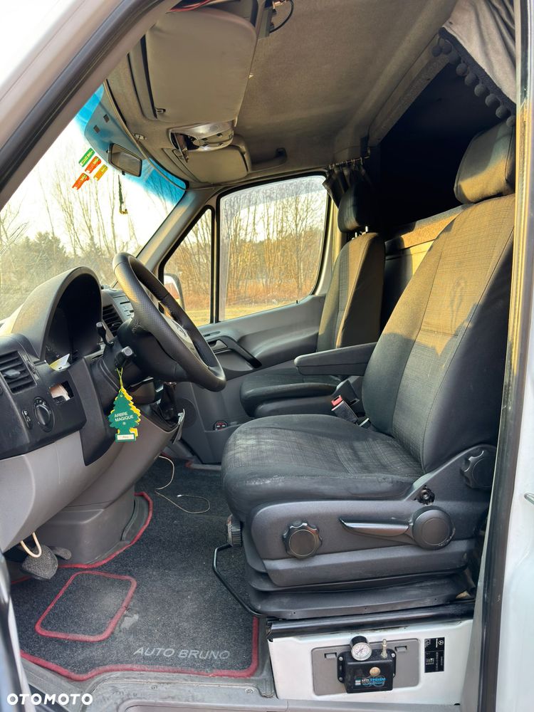 Mercedes-Benz Sprinter 319 - 10