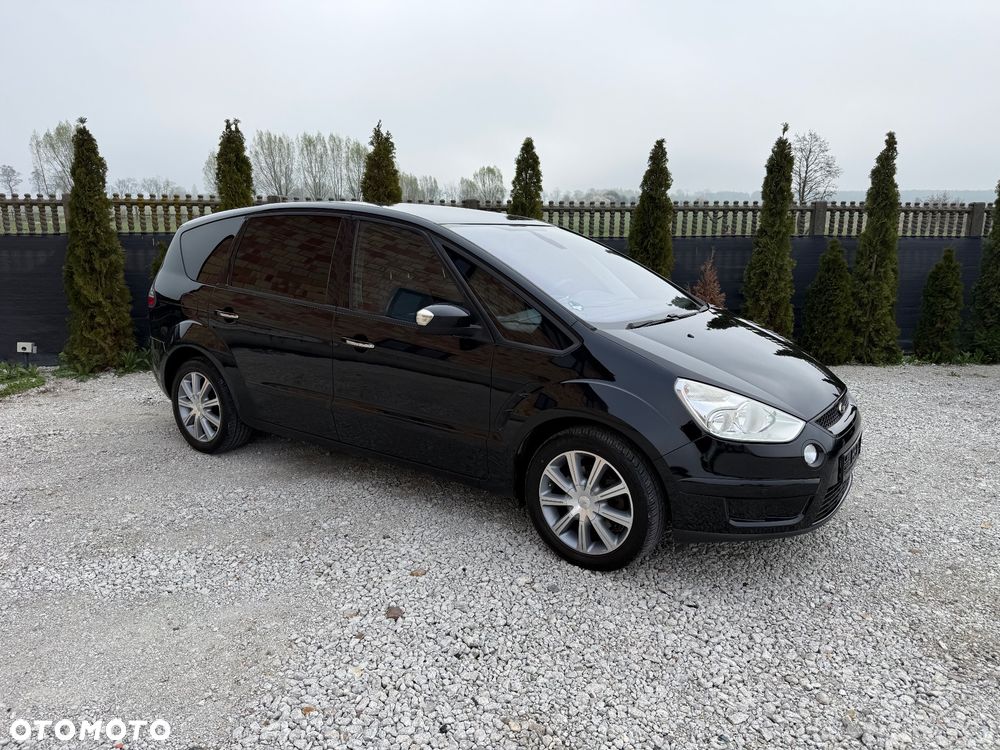 Ford S-Max - 11