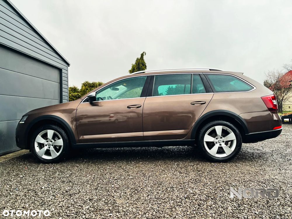 Skoda Octavia Scout 2.0 TDI 4x4 DSG - 7