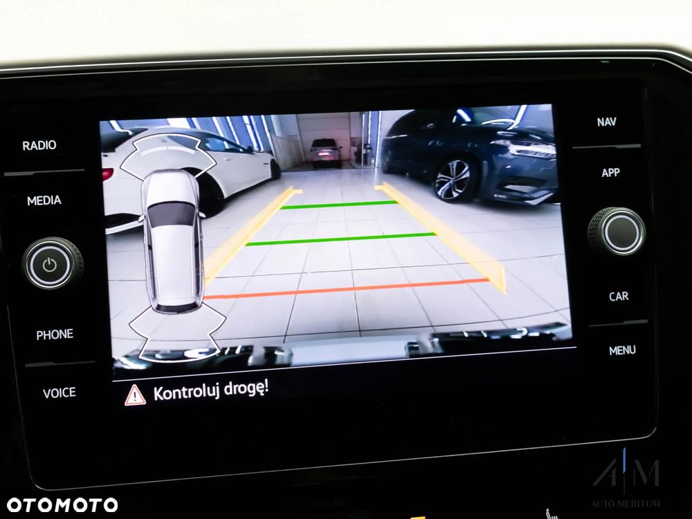 Volkswagen Passat Alltrack 2.0 TDI SCR DSG 4Motion - 24