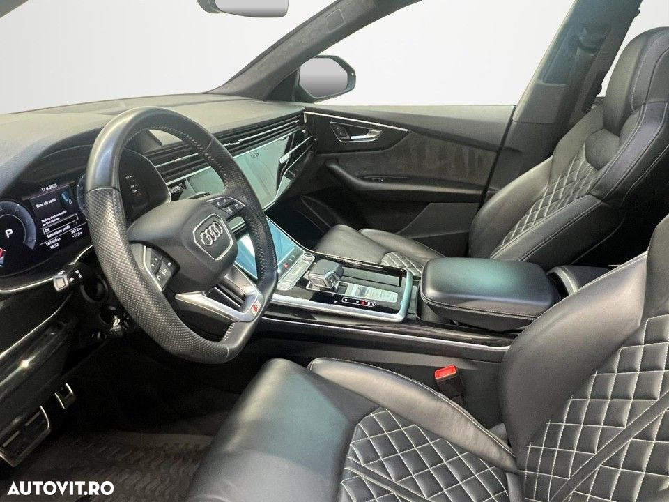 Audi Q8 - 8