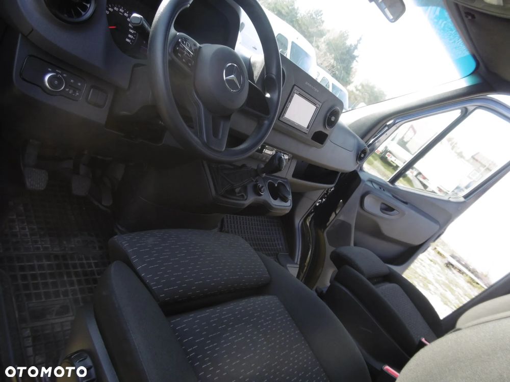 Mercedes-Benz Sprinter Long PRO 907.235 - 10