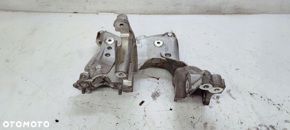 ŁAPA SILNIKA WSPORNIK PRAWY AUDI A6 C8 80A399296S - 3