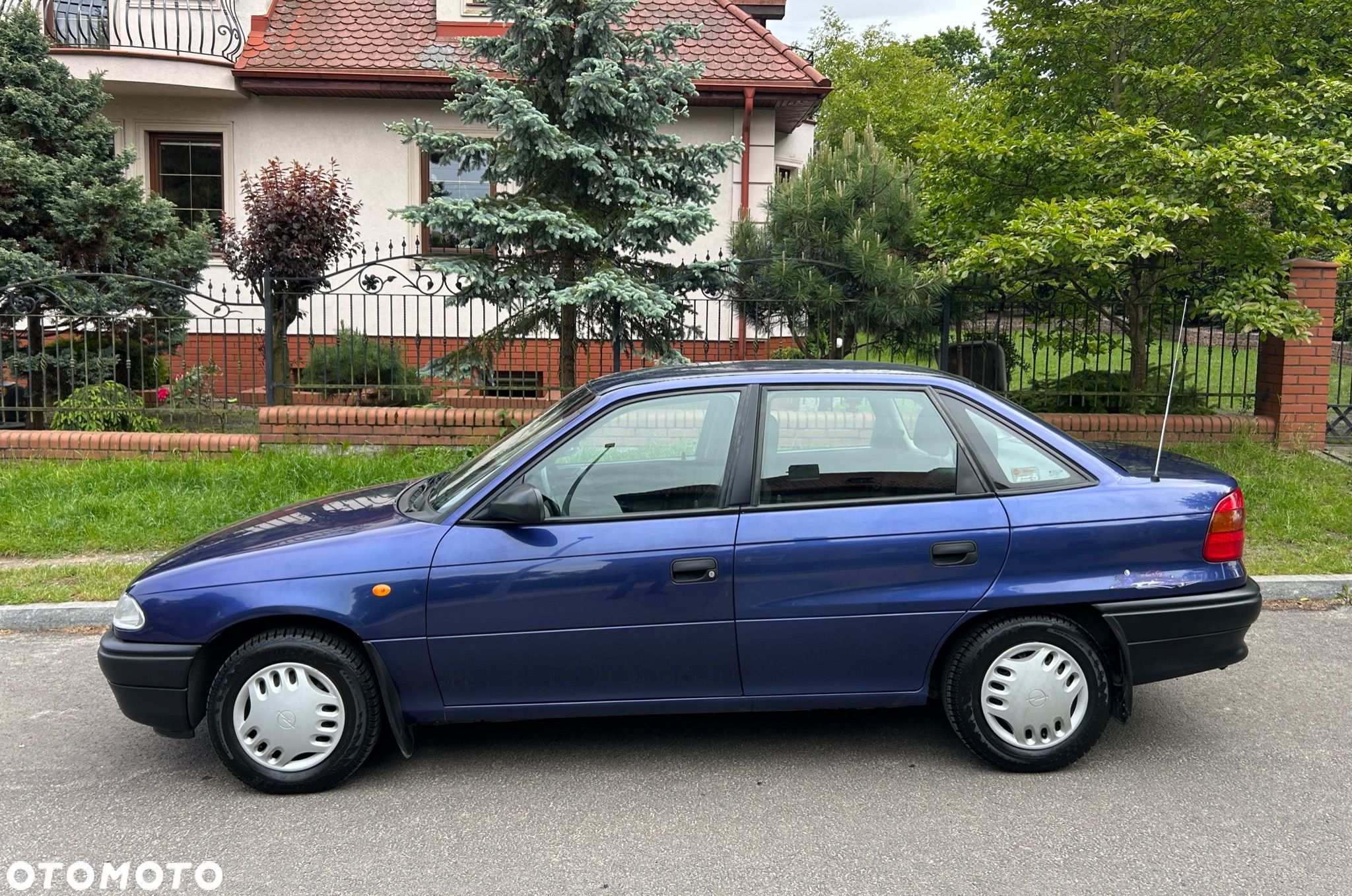 Opel Astra - 1