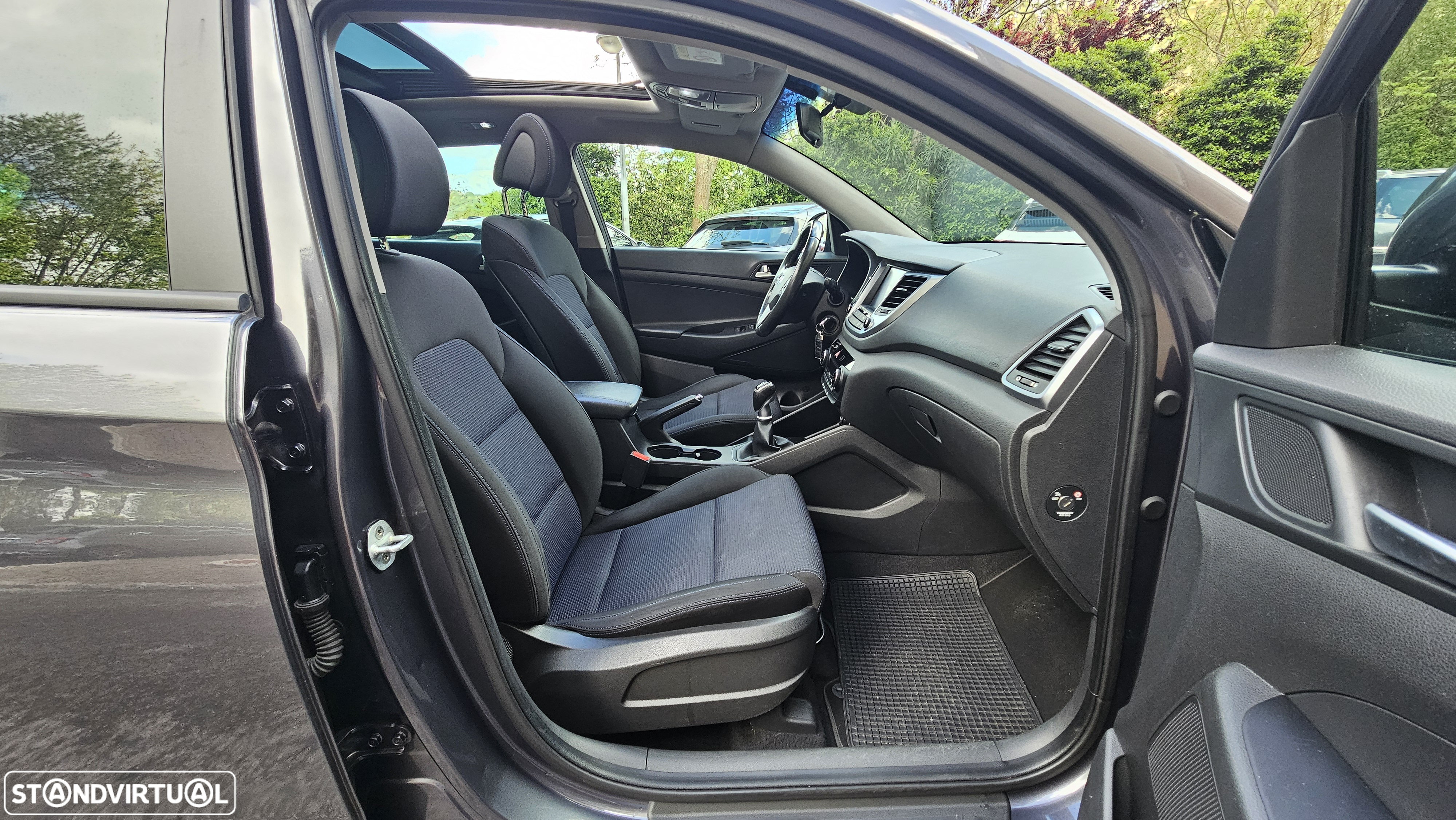 Hyundai Tucson 1.7 CRDi Premium - 36