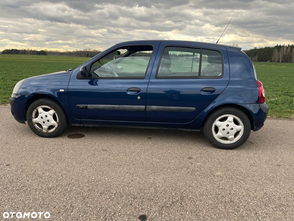 Renault Clio - 24