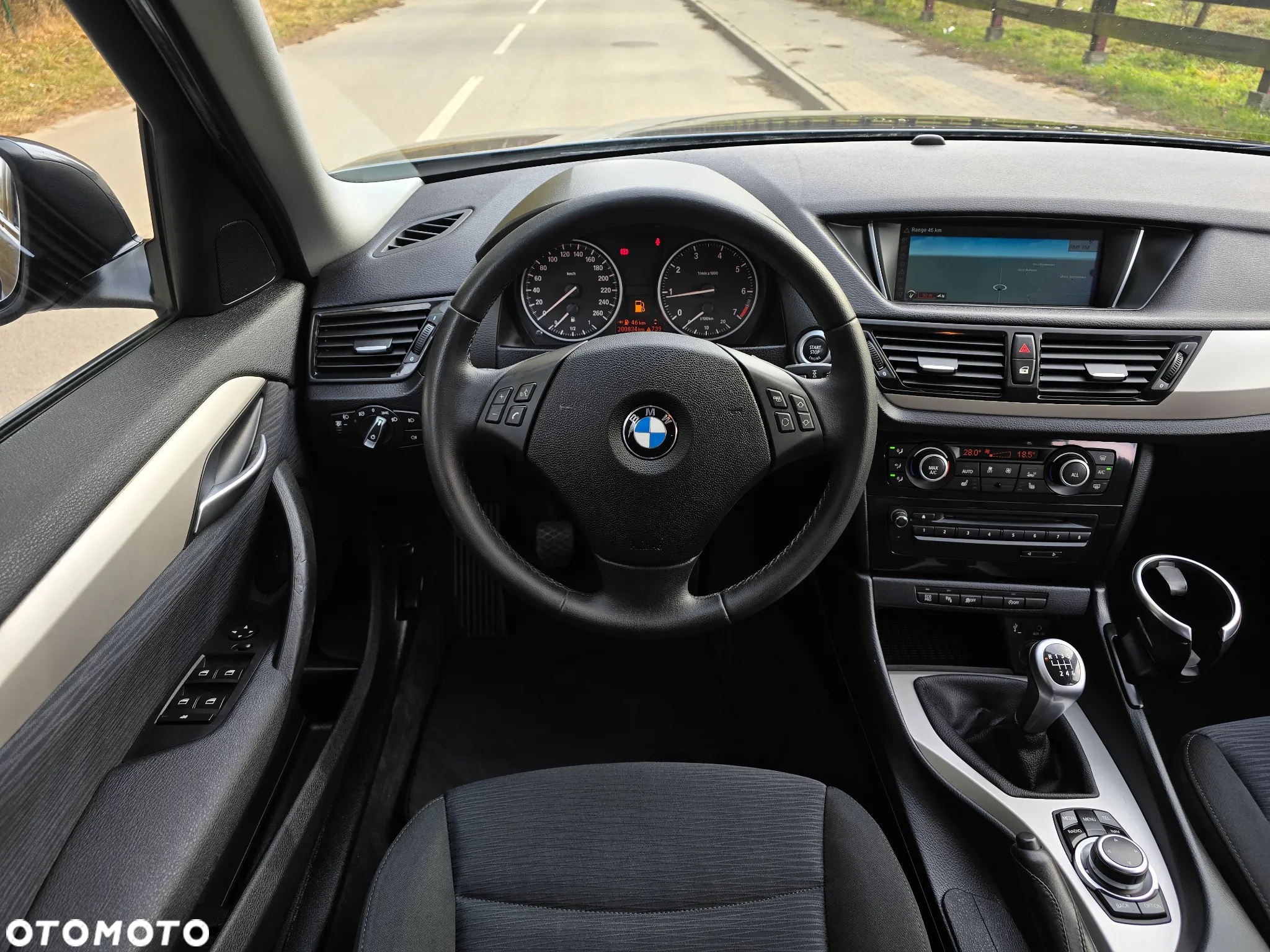 BMW X1 sDrive20i Sport Line - 5