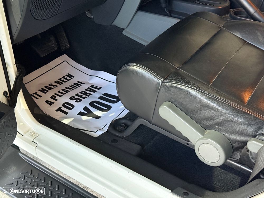 Jeep Wrangler 2.8 CRD ATX Sport - 41