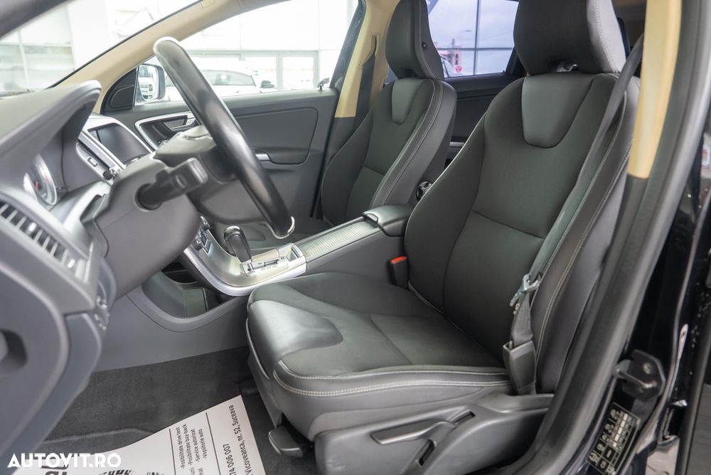 Volvo XC 60 D3 AWD Aut. Momentum - 21
