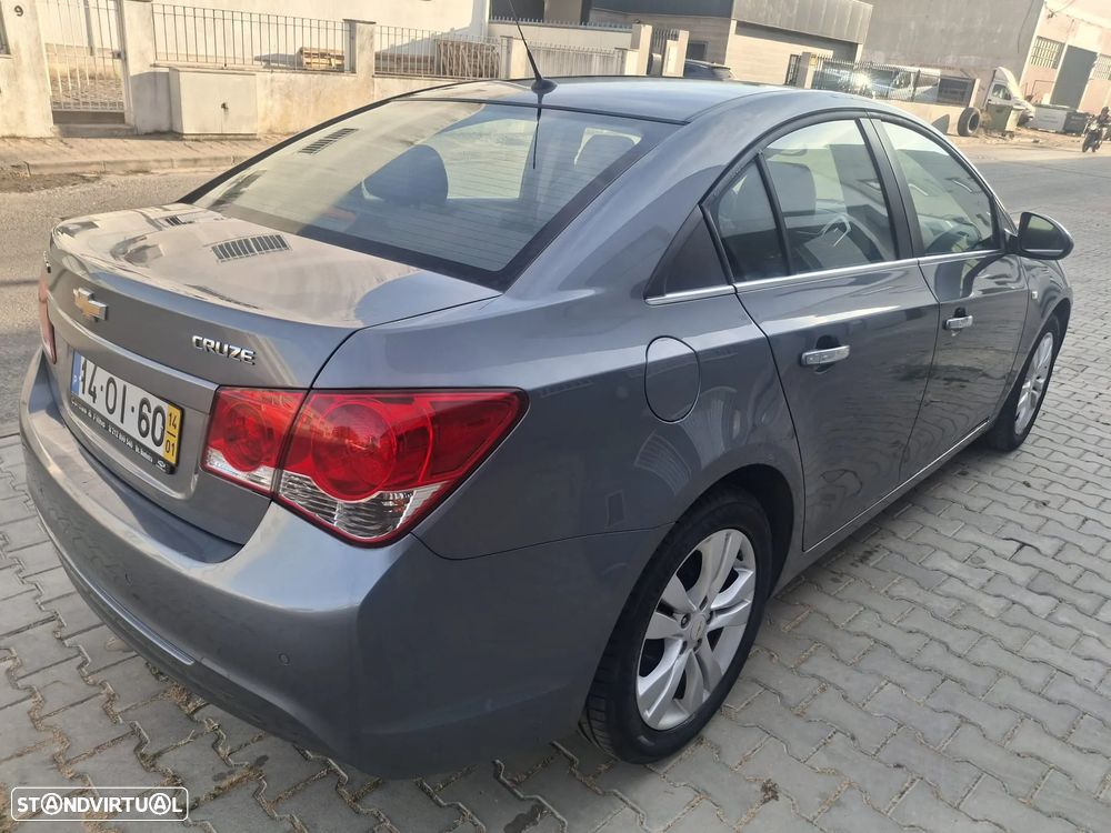 Chevrolet Cruze 1.7 VCDi LTZ - 4