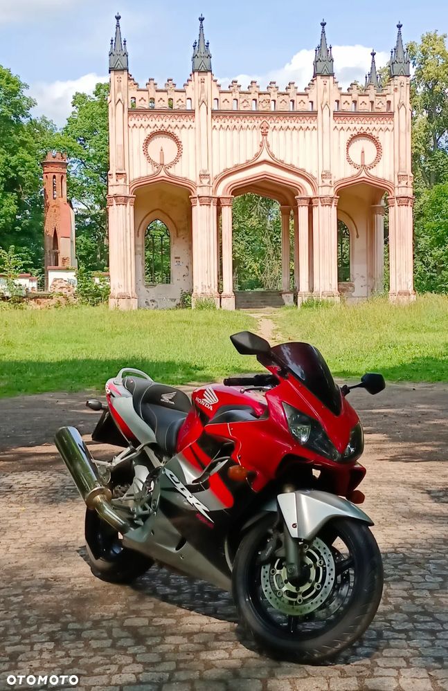 Honda CBR - 1