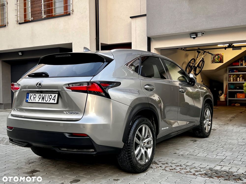 Lexus NX 300h Prestige AWD - 2