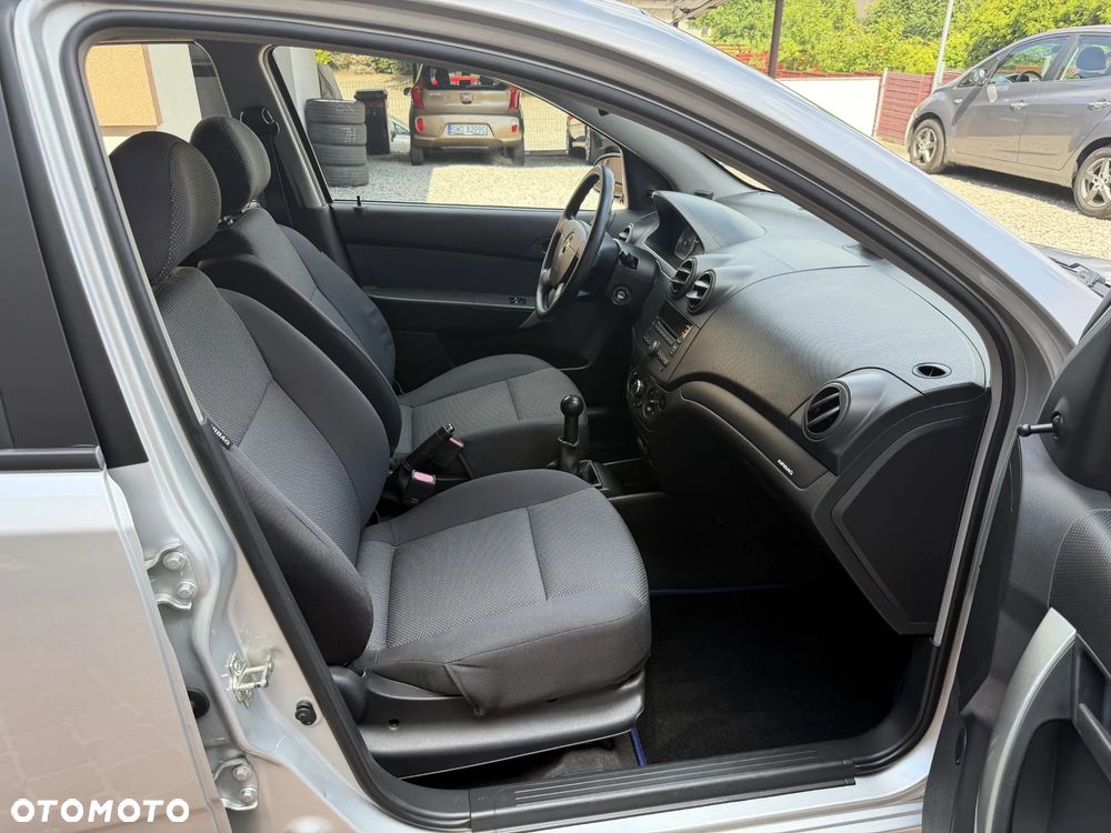 Chevrolet Aveo 1.2 LS - 20