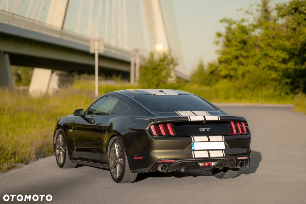 Ford Mustang 5.0 V8 GT - 6