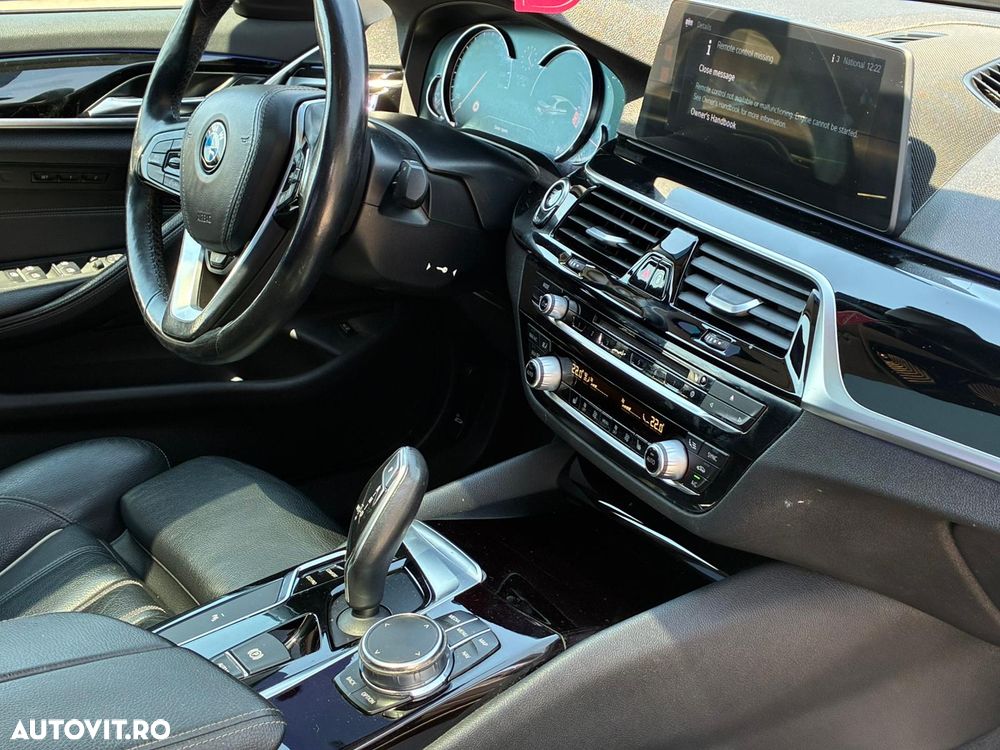 BMW Seria 5 520d xDrive AT - 13