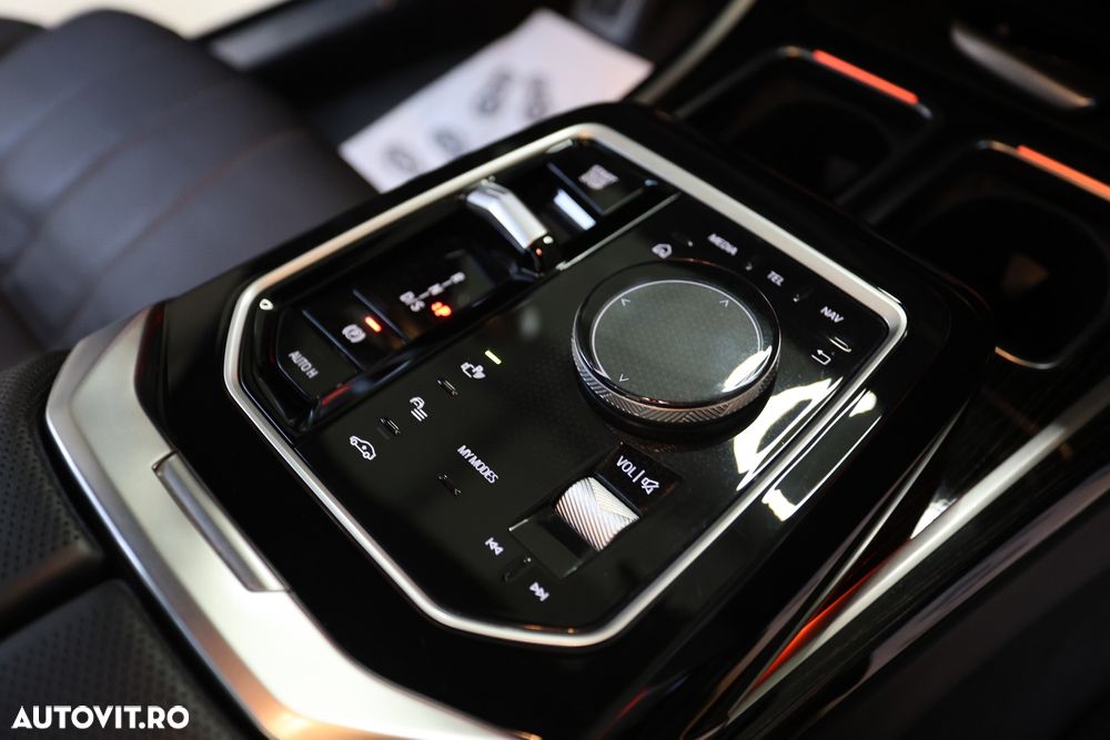 BMW Seria 7 740d xDrive MHEV - 13