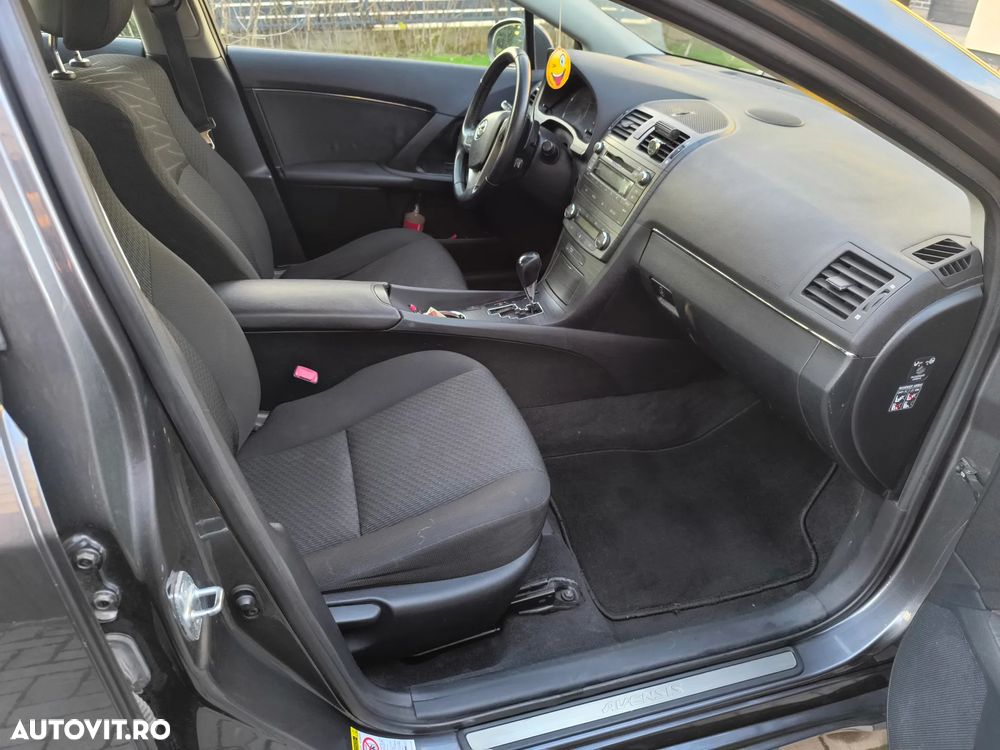 Toyota Avensis 2.2 D-CAT Luxury Aut - 14