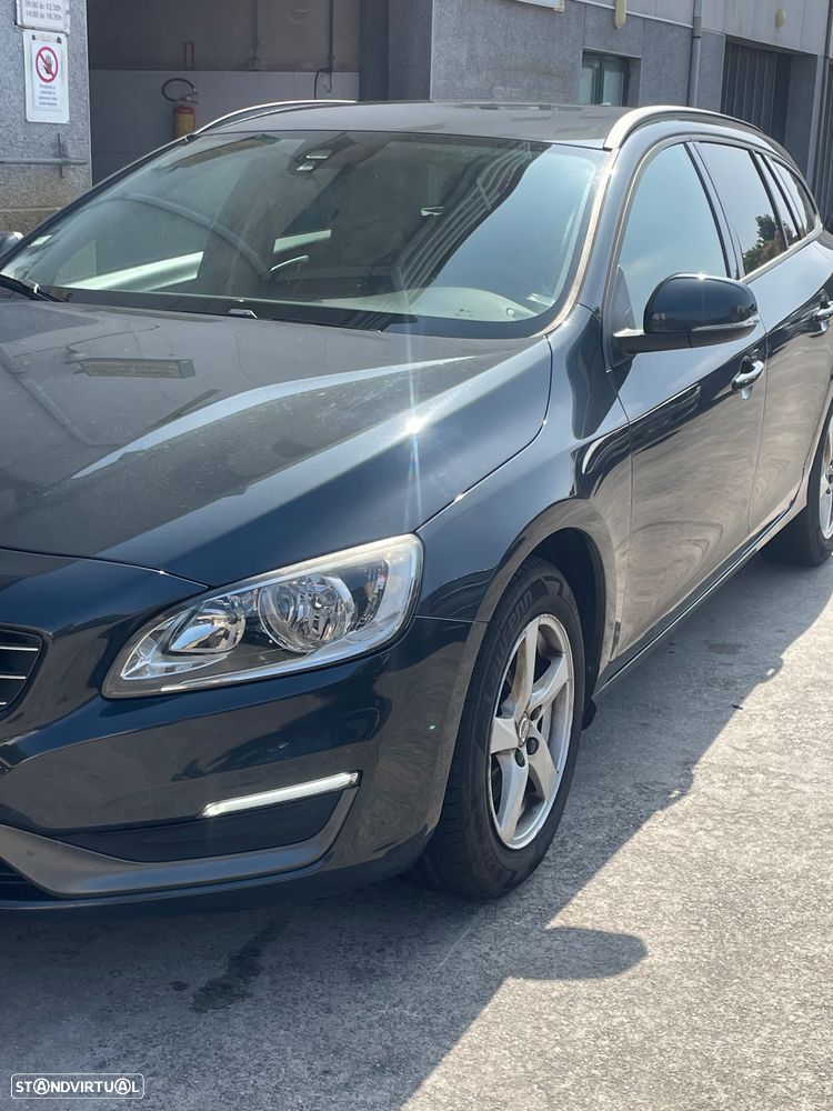 Volvo V60 D2 Kinetic - 1