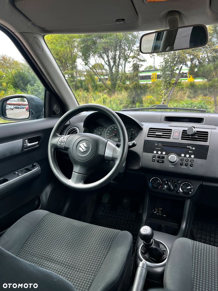 Suzuki Swift - 11