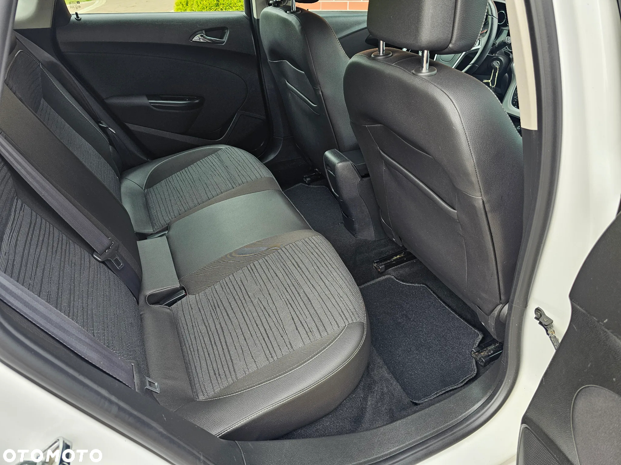 Opel Astra 1.4 Turbo ENERGY - 25