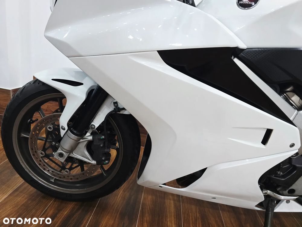 Honda VFR - 26