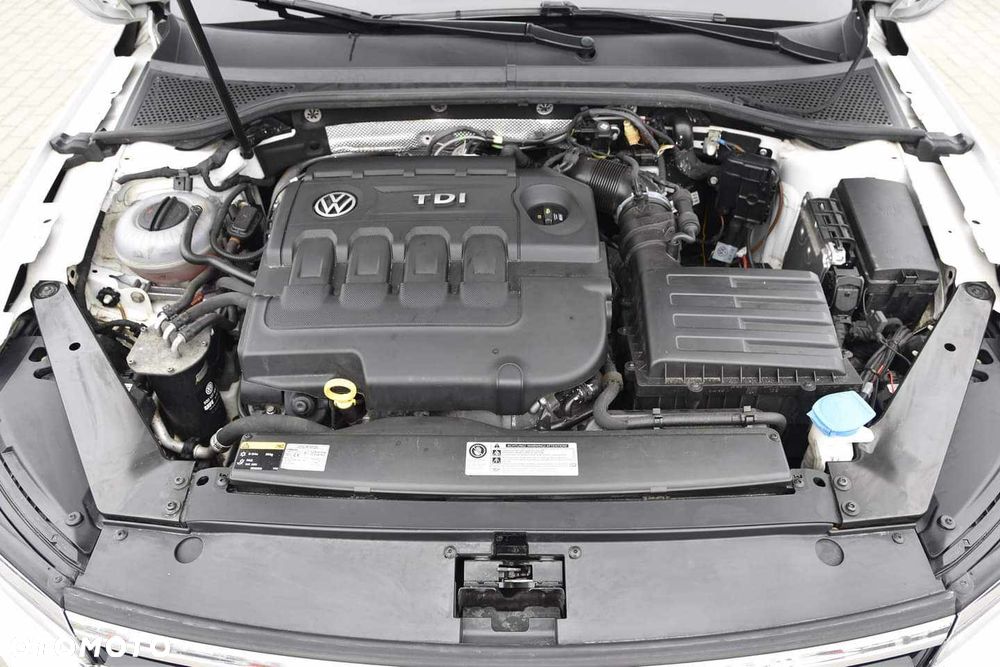 Volkswagen Passat 2.0 TDI BMT 4Mot Highline DSG - 11