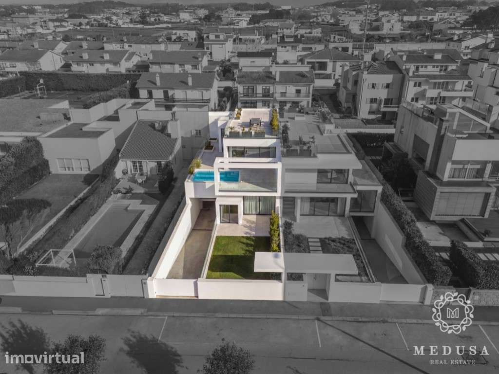 Moradia de luxo com piscina na 1a linha da Praia da Aguda | Vila No... - Grande imagem: 4/28