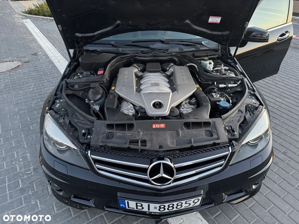 Mercedes-Benz Klasa C 63 AMG - 14