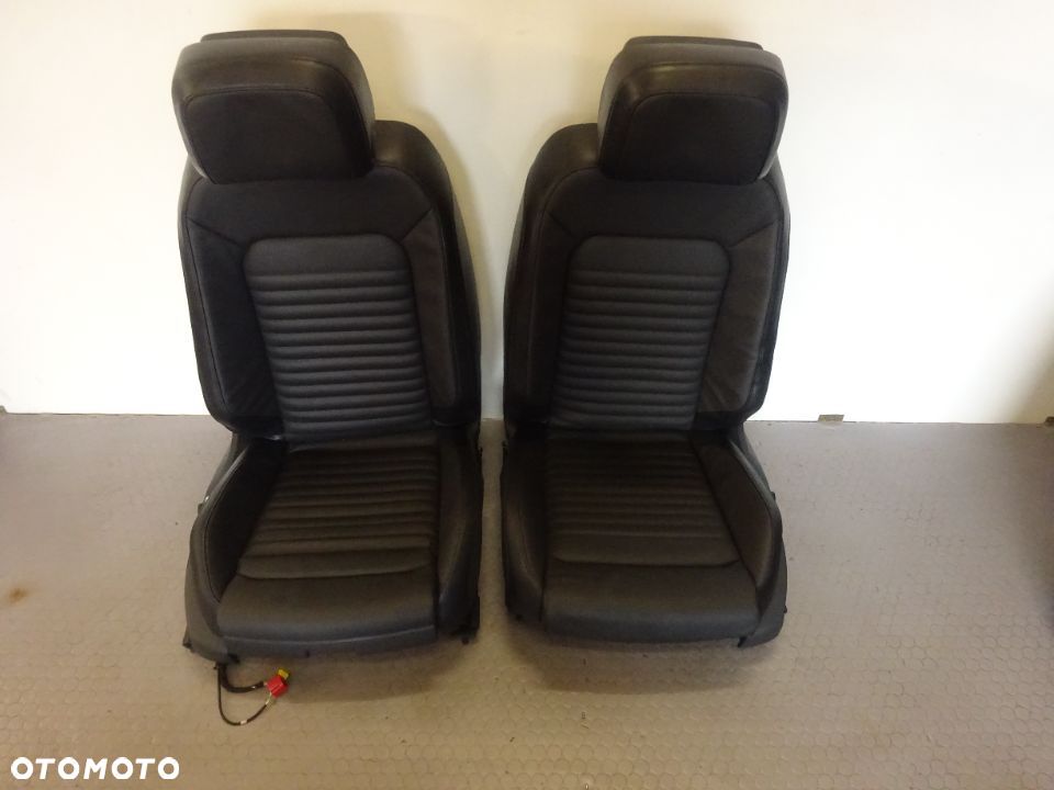 fotele kanapa boczki skora Sedan VW Passat B8 FL UK czesci - 1