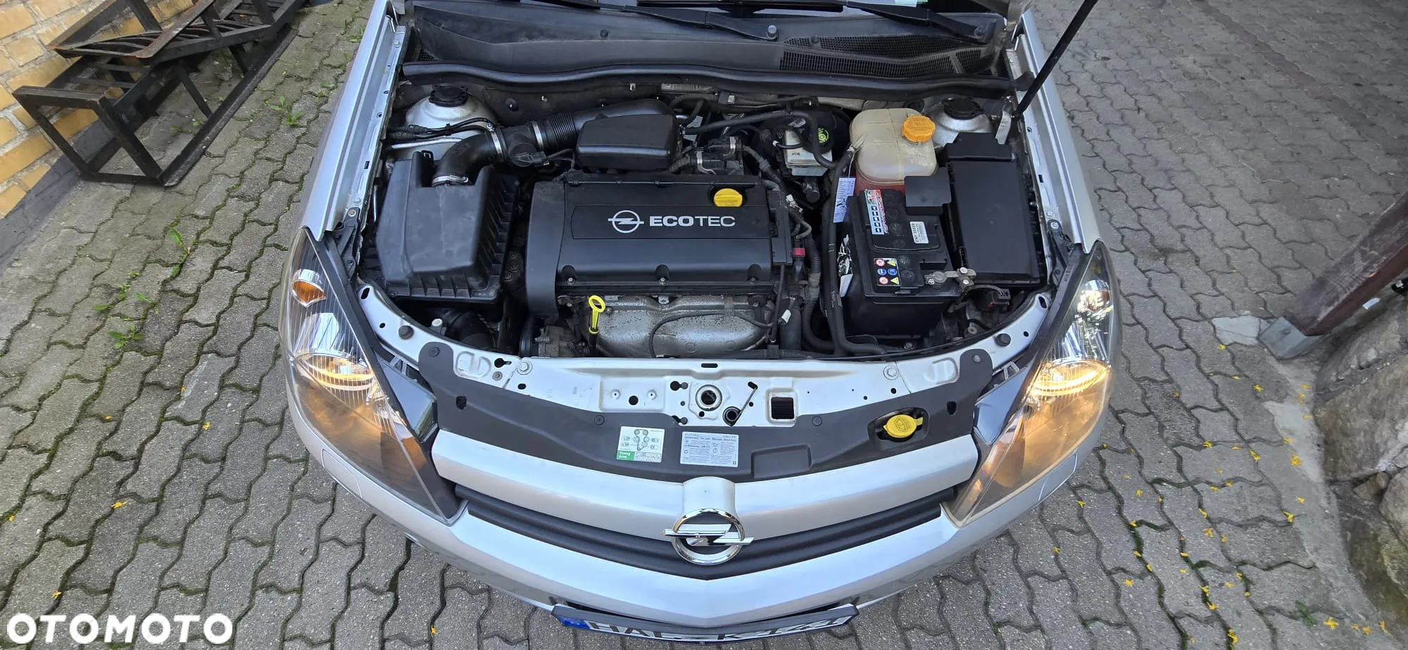 Opel Astra III GTC 1.6 Cosmo - 28