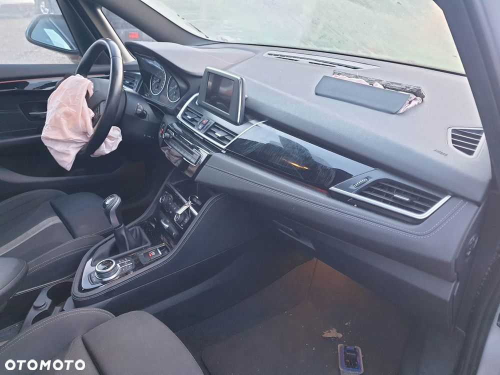 BMW Seria 2 216d - 9