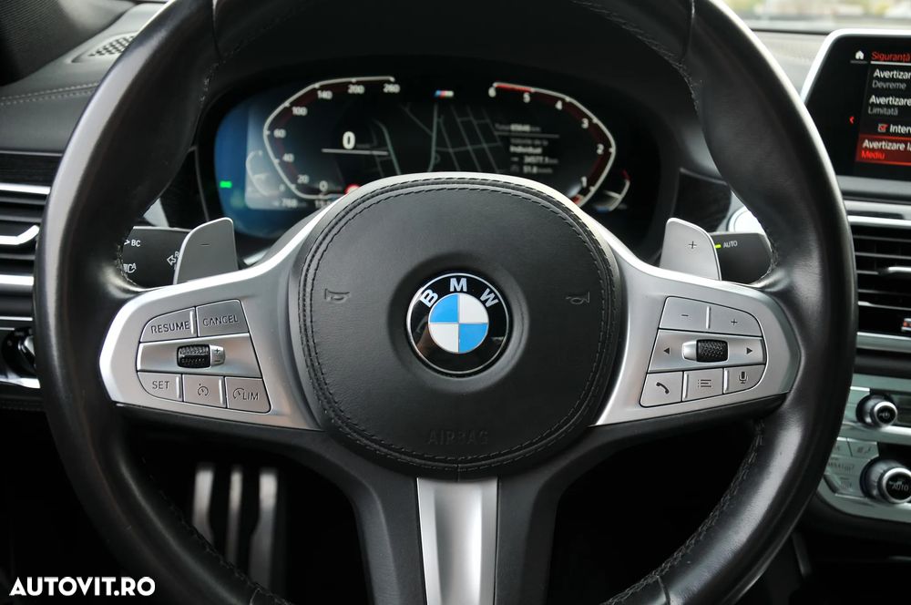 BMW Seria 7 730d xDrive MHEV - 26