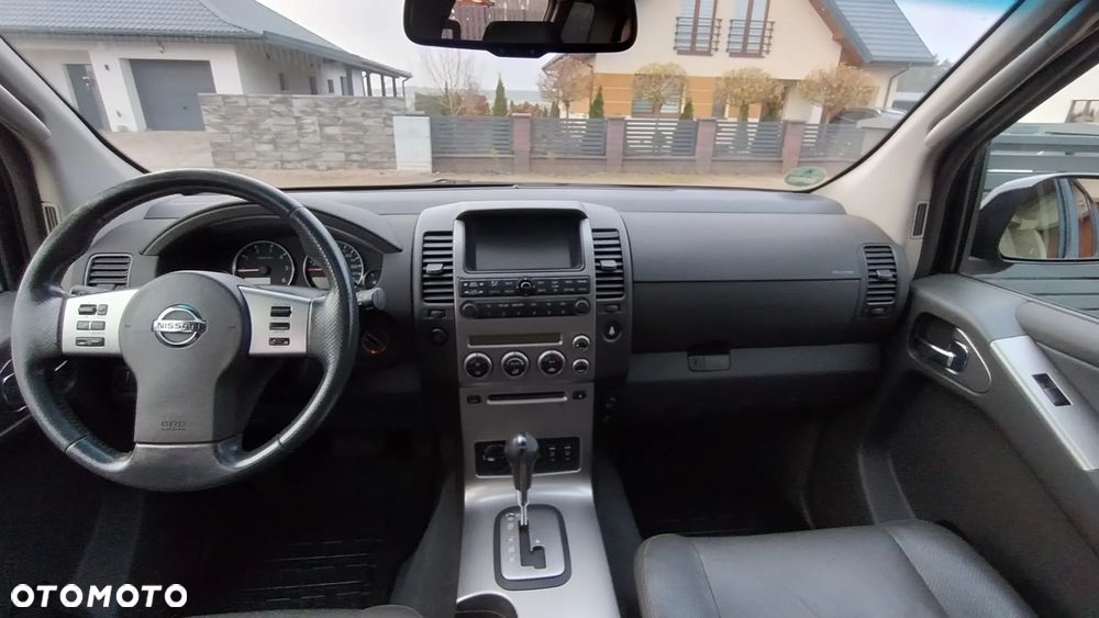 Nissan Pathfinder 2.5 dCi Premium - 37