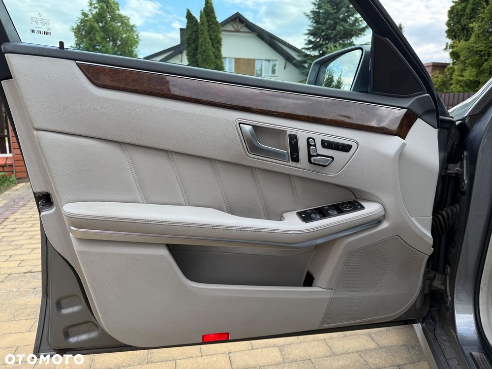 Mercedes-Benz Klasa E 300 BlueTEC HYBRID Elegance - 25