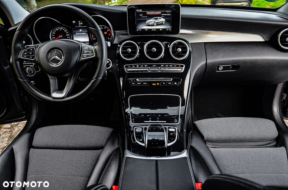 Mercedes-Benz Klasa C 180 T 7G-TRONIC Exclusive - 32