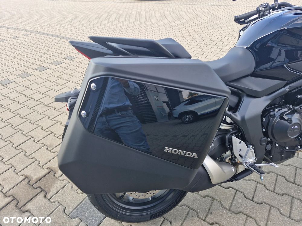 Honda CB - 11