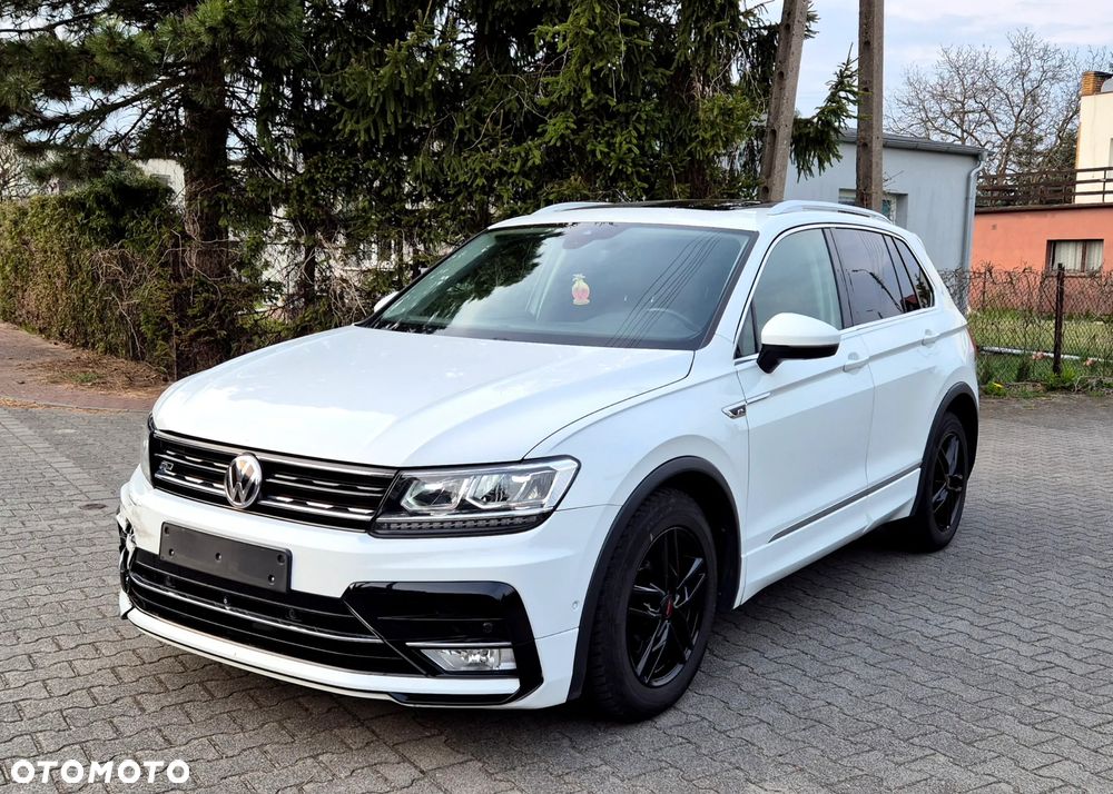 Volkswagen Tiguan - 1