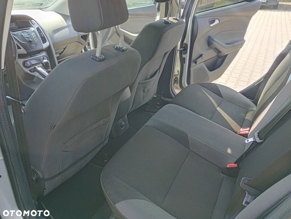 Ford Focus 1.6 Edition - 8