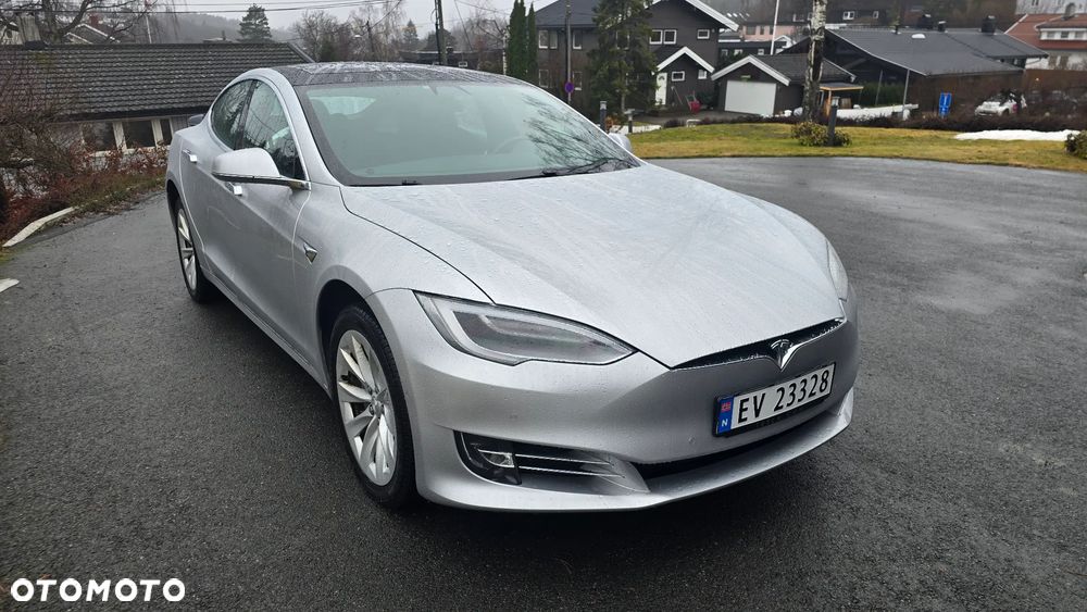 Tesla Model S - 1