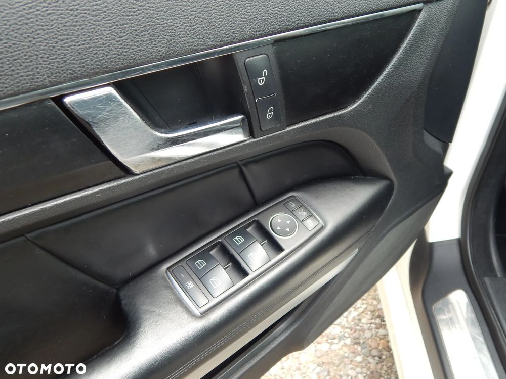Mercedes-Benz Klasa E 220 CDI BlueEff - 12